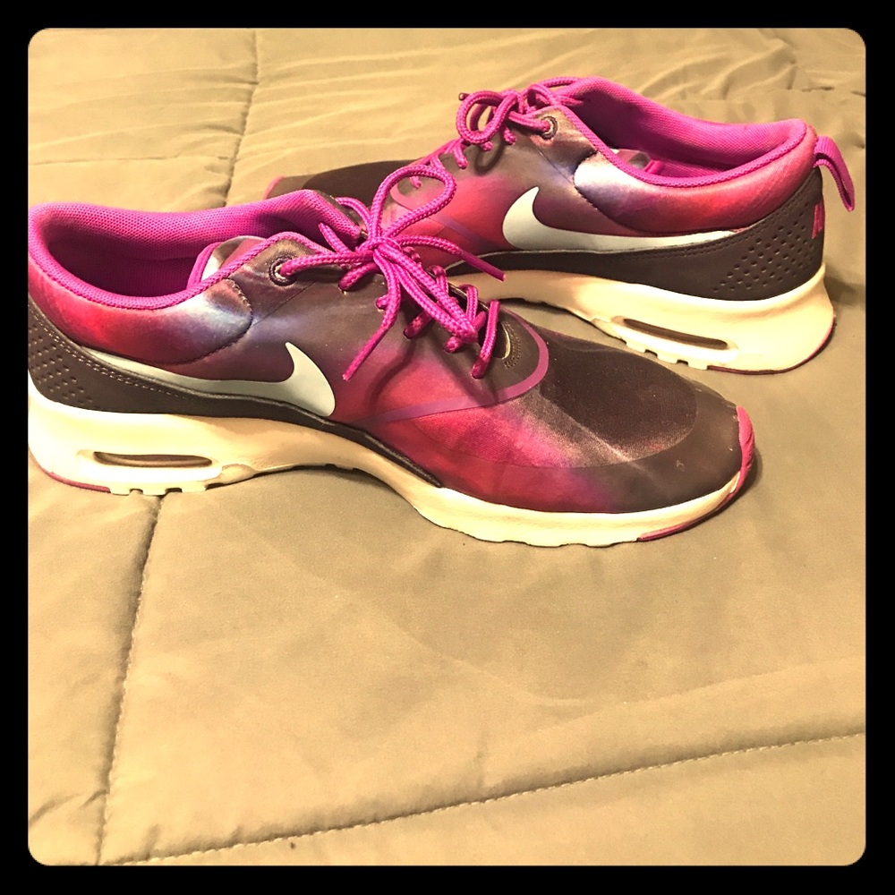 Nike tennis shoes
